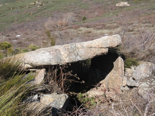 dolmen au col.jpg